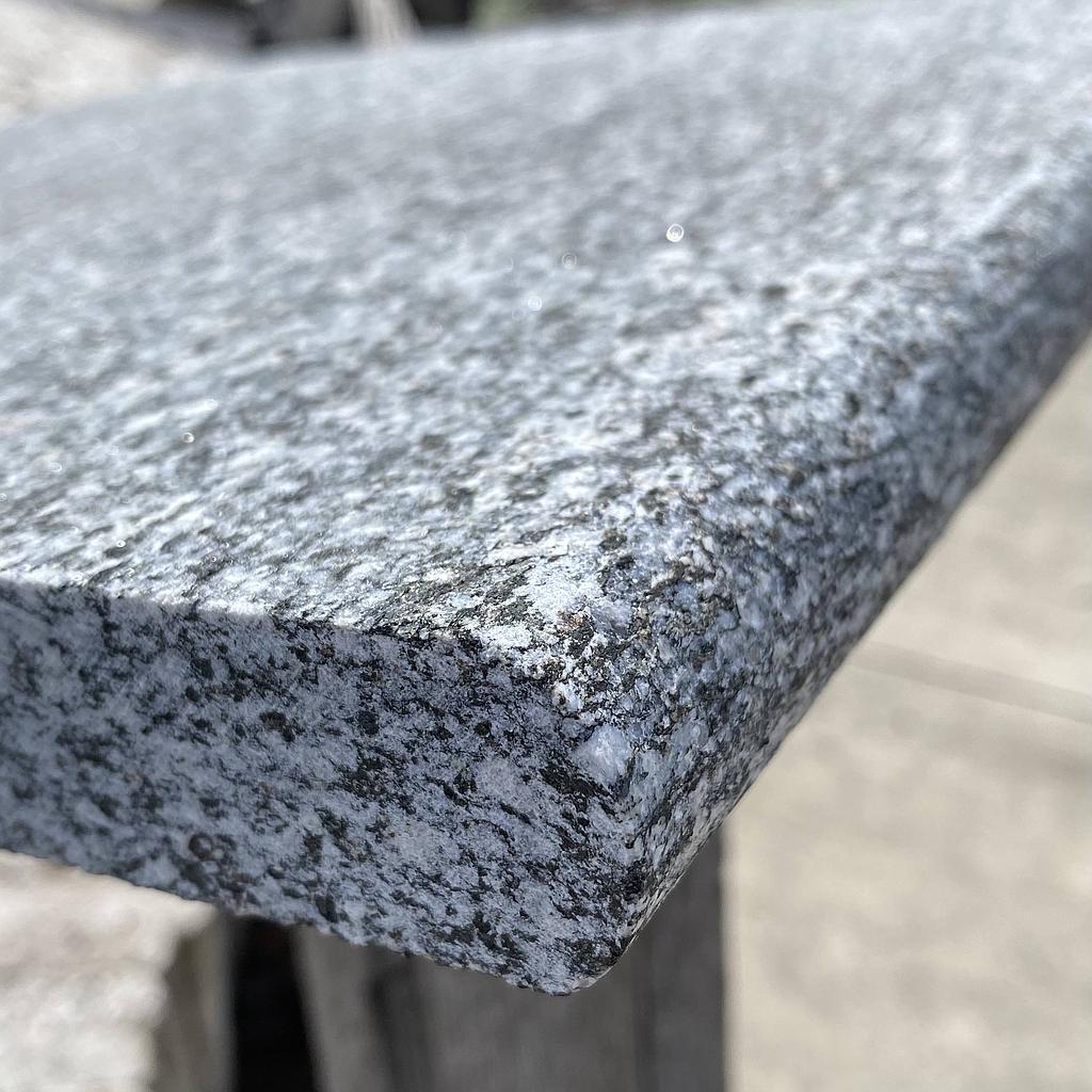 [PAGASIFABUVENA404030] Silver Granite Flamed Bullnose Long Edge Vein Cut Paver 400x400x30mm