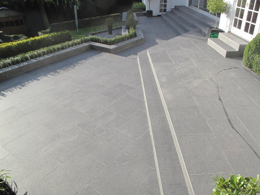[PAGARAFASUNANA606030] Raven Black Granite Flamed Paver 600x600x30mm