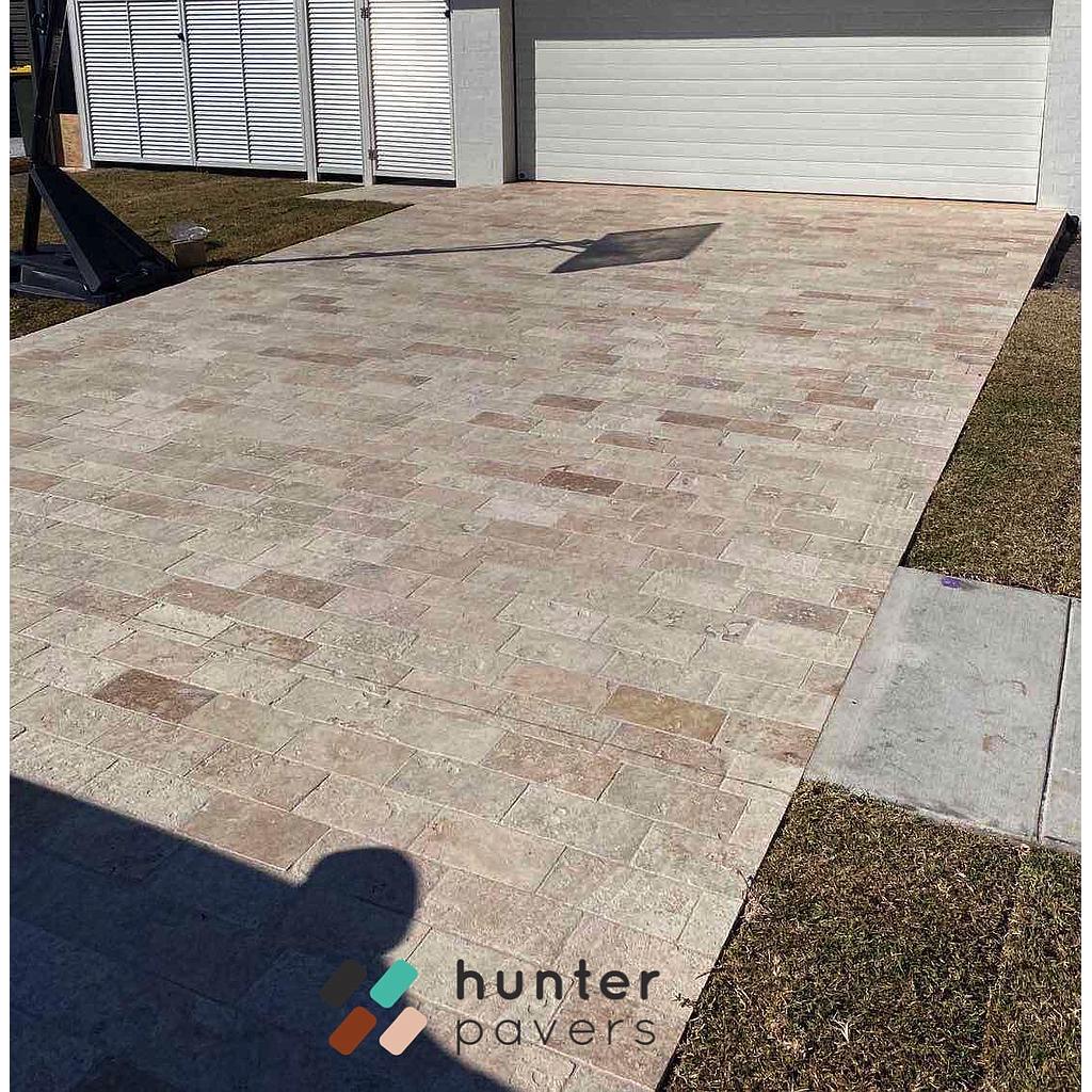 [PATABEHOTUNAUN301530] Beige Travertine Honed Tumbled Unfilled Paver 300x150x30mm