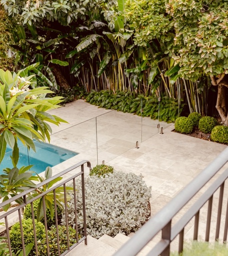 ivory travertine honed tumbled unfilled paver 610x406x30